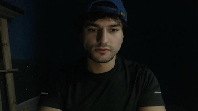 Preview photo of webcam model alec-thomson on Flirt4Free