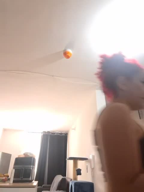 makifoxy – XloveCam webkamerás modell