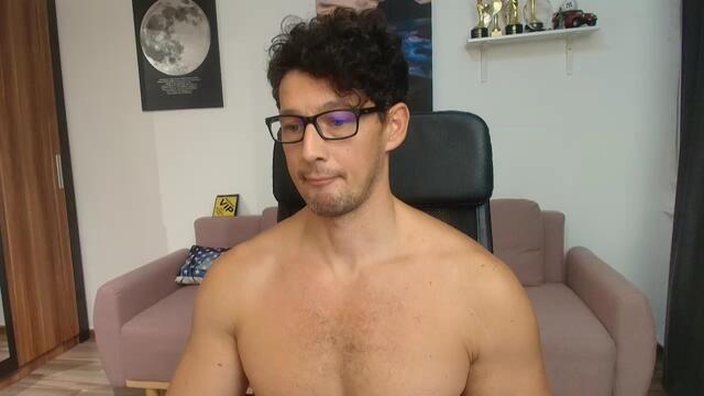 brutus-k ב-Flirt4Free: תמונות ופרופיל