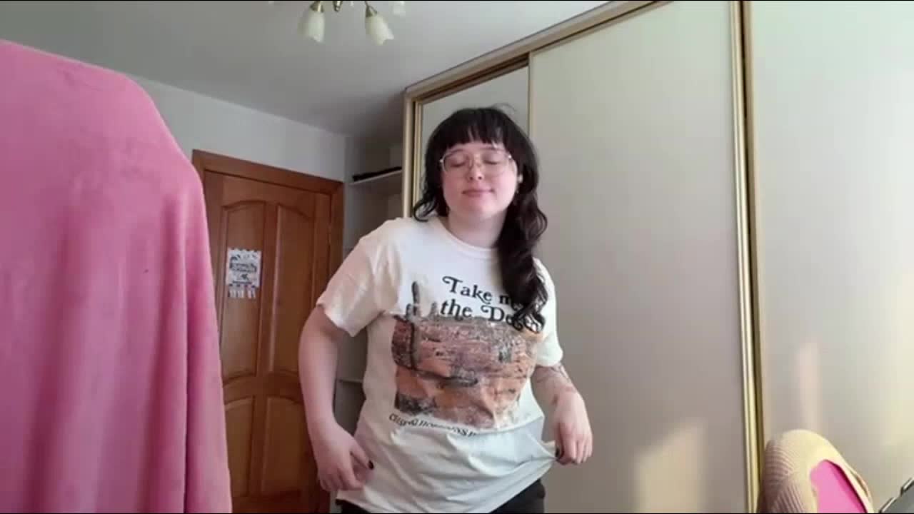 tarshabrosi – XloveCam webkamerás modell