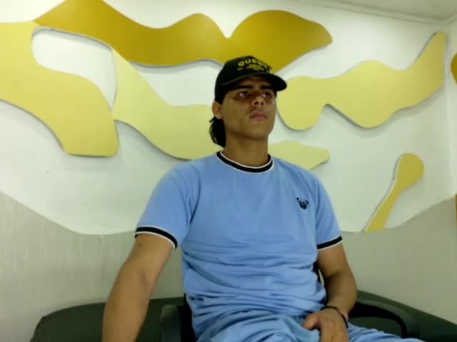 Preview photo of webcam model lelehott on XloveCam