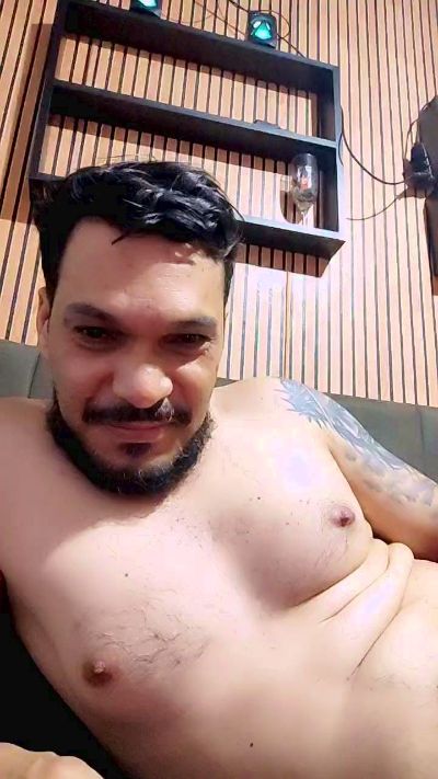 _adepto (Cam4): fotod ja profiil