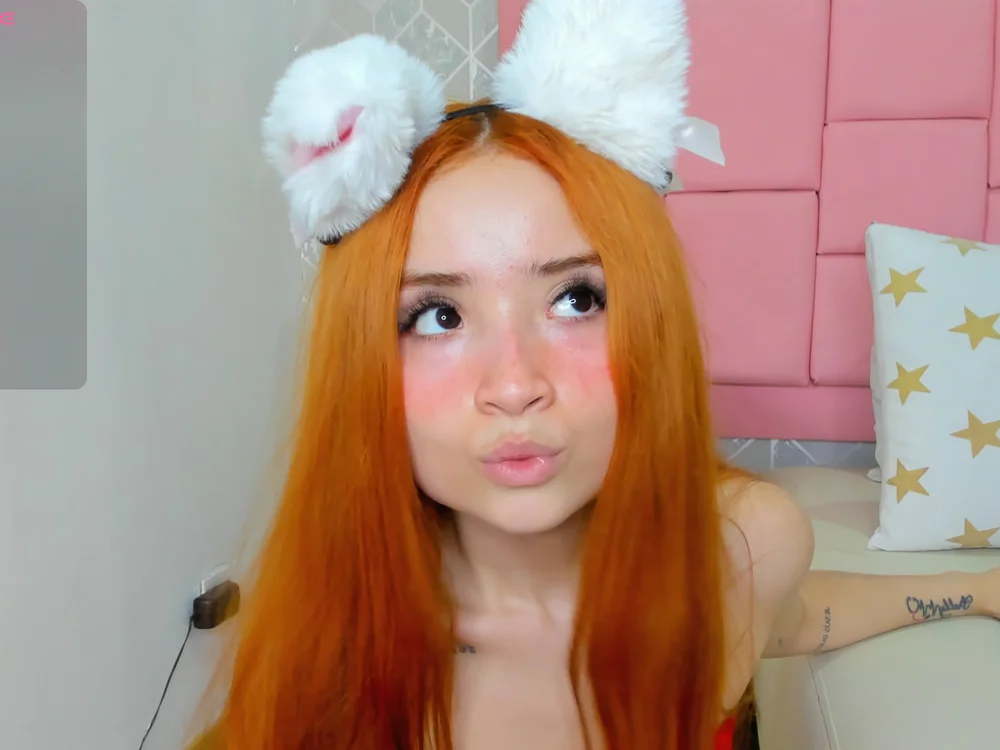 SelenaMiel, modelo webcam de Stripchat: fotos