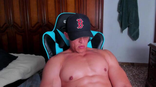 reece-taylor — Flirt4Free वेबकैम मॉडल: फ़ोटो