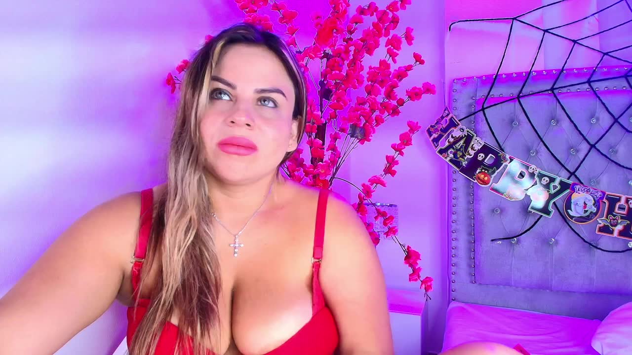 liaadams (XloveCam): fotod ja profiil