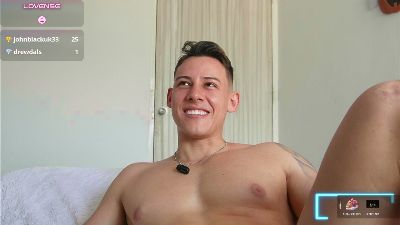 latino_milk_99, model webcam de Cam4: fotos