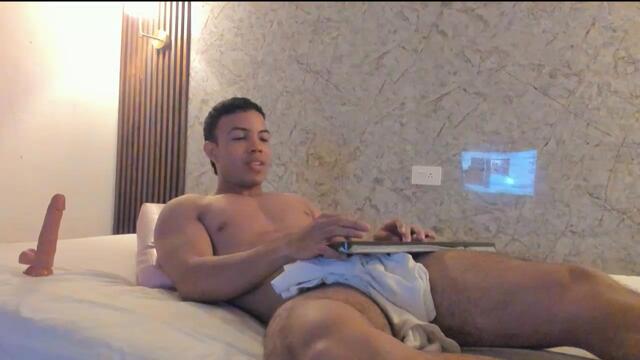 christopher-rivera – Webcam-Modell auf Flirt4Free