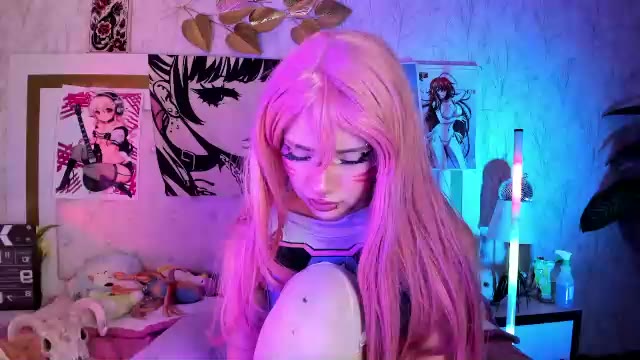 effy_kesster, modelo webcam do Chaturbate: fotos