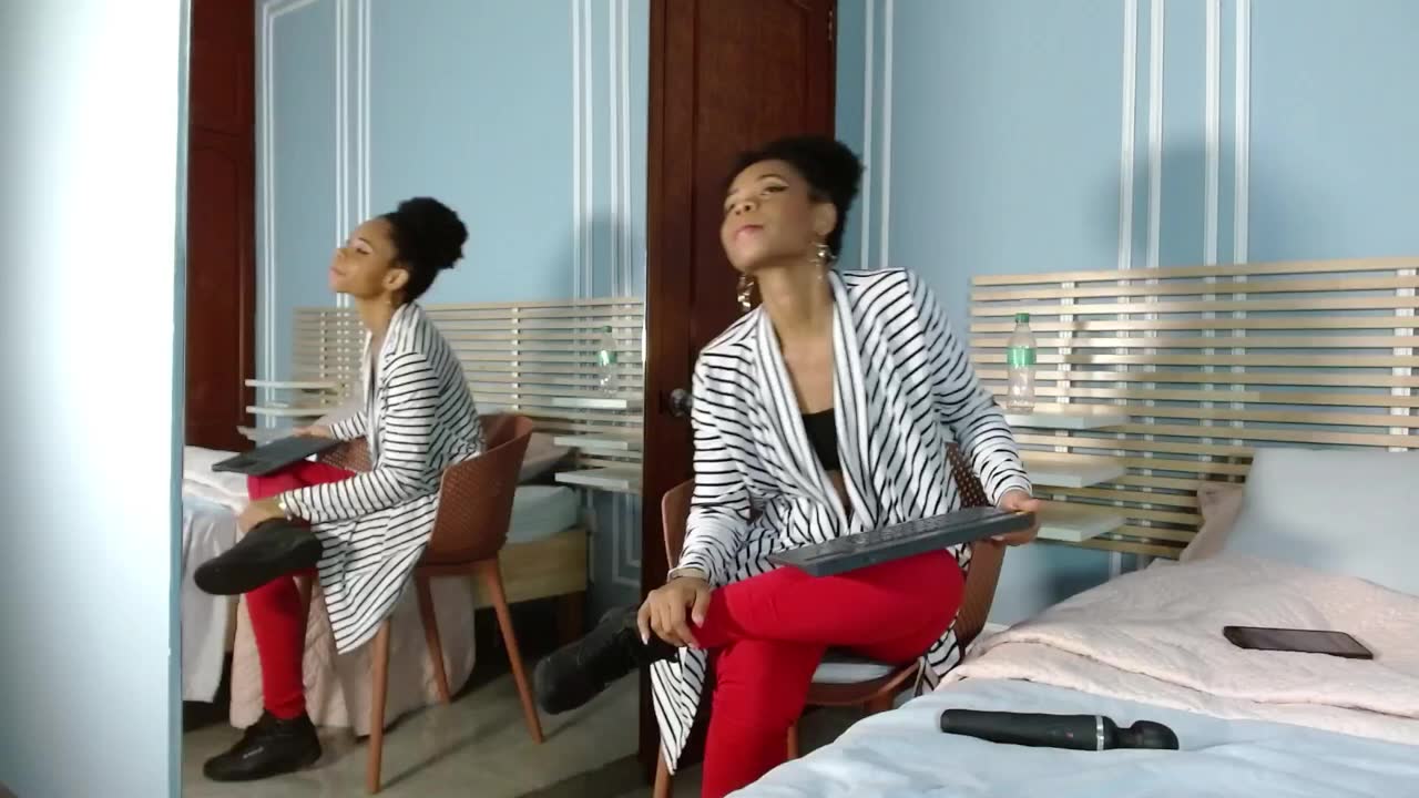 chantalhaneke (XloveCam): ảnh người mẫu webcam