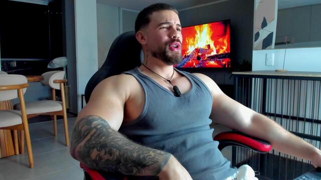 valenthino-salvatore, вебкам модел на Flirt4Free: слике
