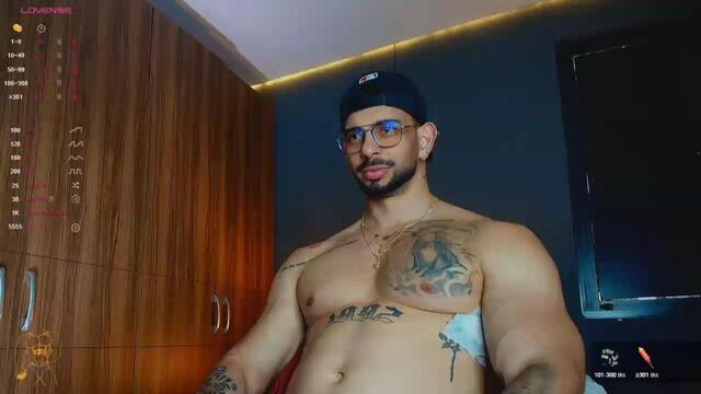 massimo-visconti, вебкам модел на Flirt4Free: слике
