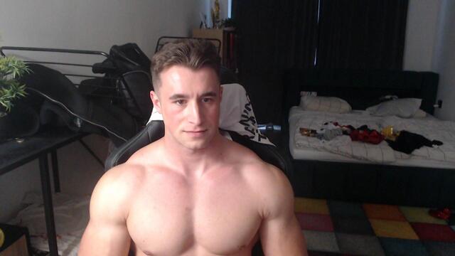Фото вебкам-модели bruno-bellini на Flirt4Free