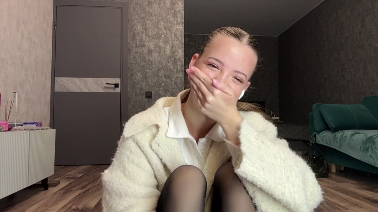 ellaburgoyne, model webcam de XloveCam: fotos