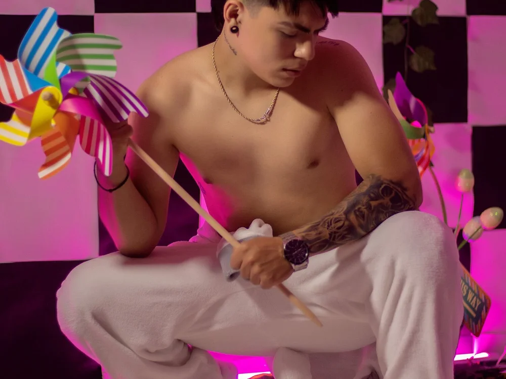 Axxel_Ray — Stripchat 直播模特：照片与资料