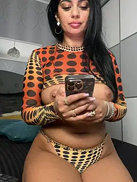 _adelle (Stripchat): fotod ja profiil