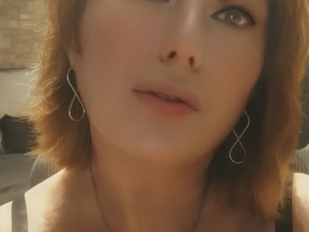 LeillaaX, μοντέλο webcam στο Stripchat