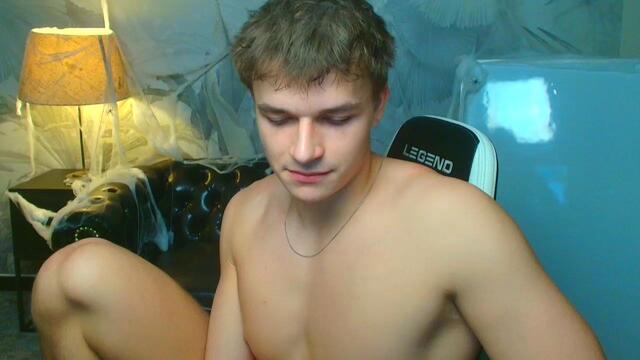 Preview photo of webcam model janis-berzin on Flirt4Free