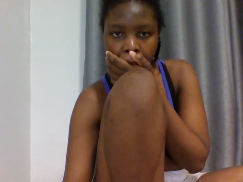 Preview photo of webcam model comfort2a on BongaCams