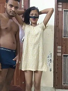 PRIYA_KOLKATA: عارضة كاميرا ويب على Stripchat