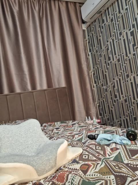 milokris, model webcam de BongaCams: fotos