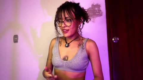 curlyscarlett13 na BongaCams: fotky a profil