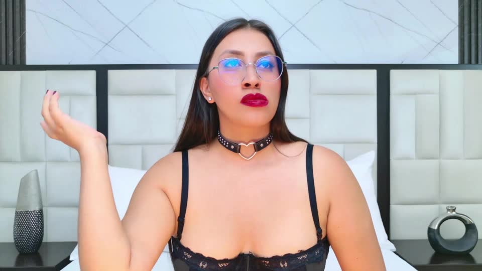 Preview photo of webcam model catalinarivero on XloveCam