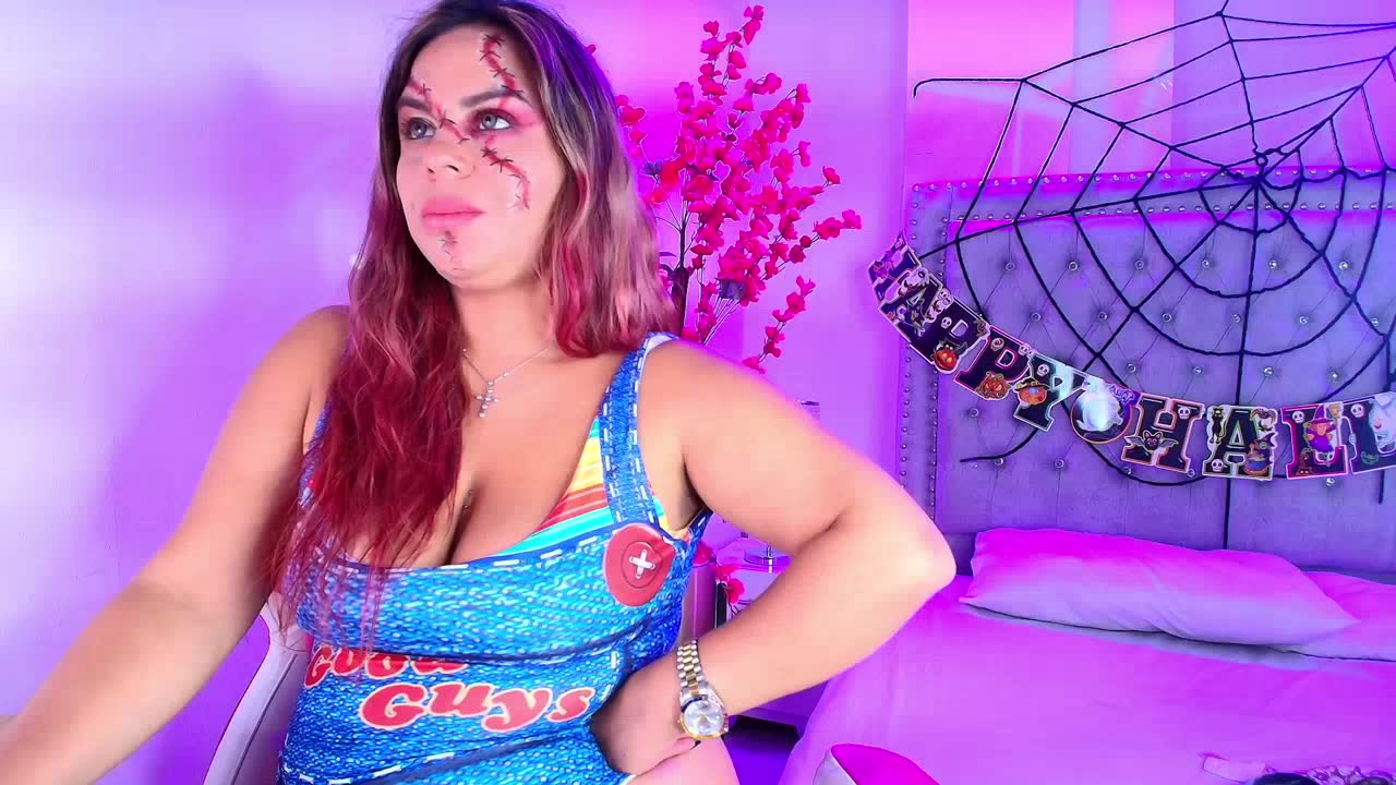 liaadams — XloveCam वेबकैम मॉडल: फ़ोटो