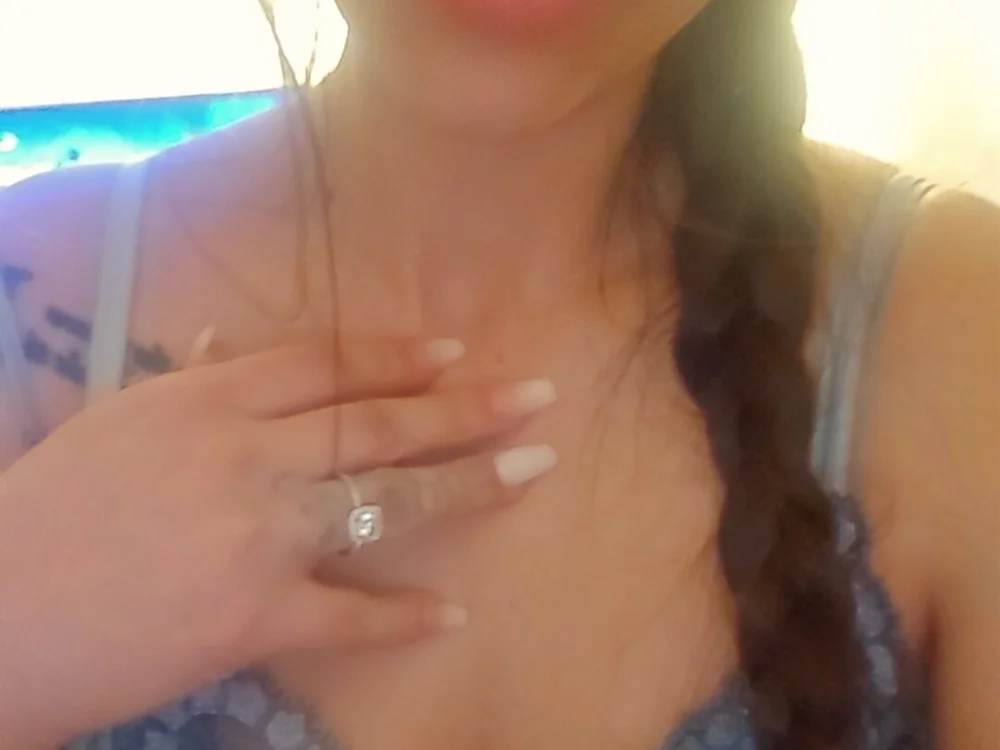Poppalovesmamaafterhours – уебкам модел в Stripchat: снимки