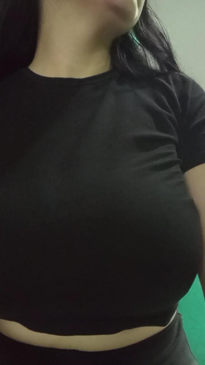 priscilaxxx3, webcam model na Cam4: slike