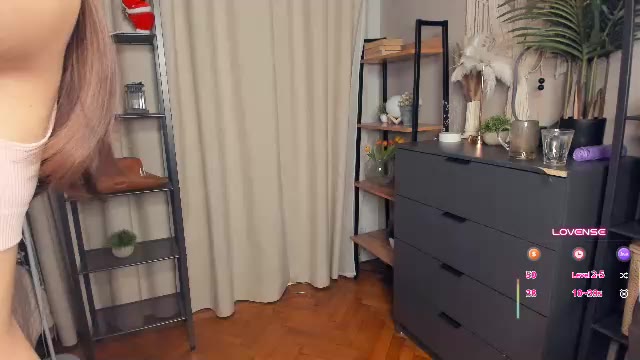 Preview photo of webcam model bunny_nova on Chaturbate