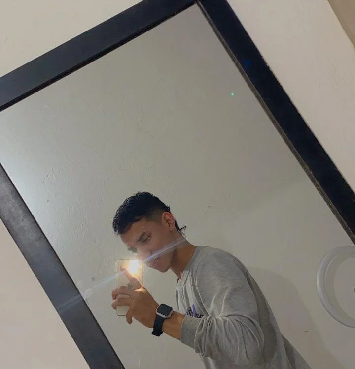 anthony_voss – Stripchat webkamerás modell
