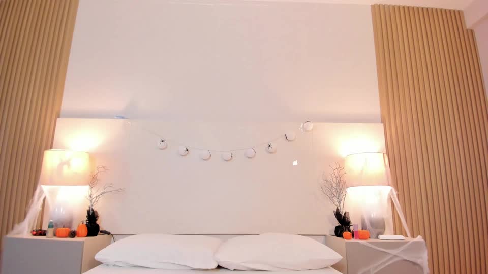 miaarouge (XloveCam): foto un profils