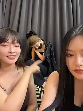 Фото вебкам-модели tutuya01 на Stripchat