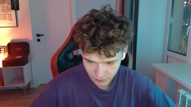dany-davis: عارضة كاميرا ويب على Flirt4Free