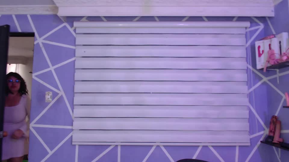 miiajoness69, modèle webcam XloveCam : photos