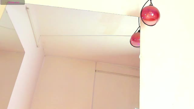 Preview photo of webcam model vallnoir on Chaturbate