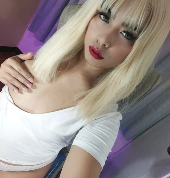 Preview photo of webcam model Hotter_Applexxx on Stripchat