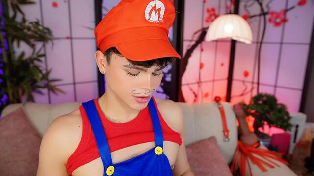 Preview photo of webcam model emiliano-sanchez on Flirt4Free