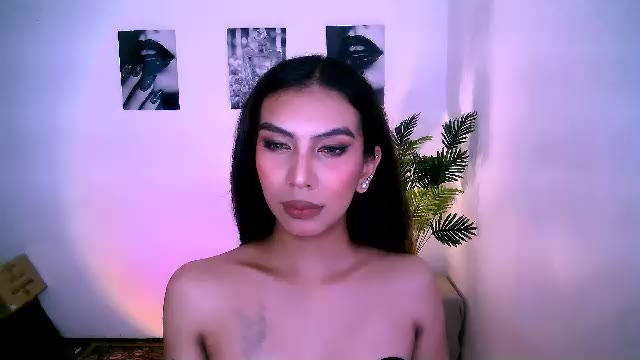roxanebonifacio014, webcammodell på Chaturbate: bilder