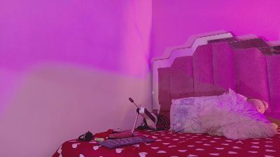 Preview photo of webcam model lovequeen2 on Cam4