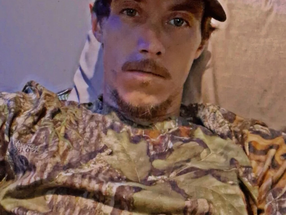 Preview photo of webcam model dickencidr on Stripchat