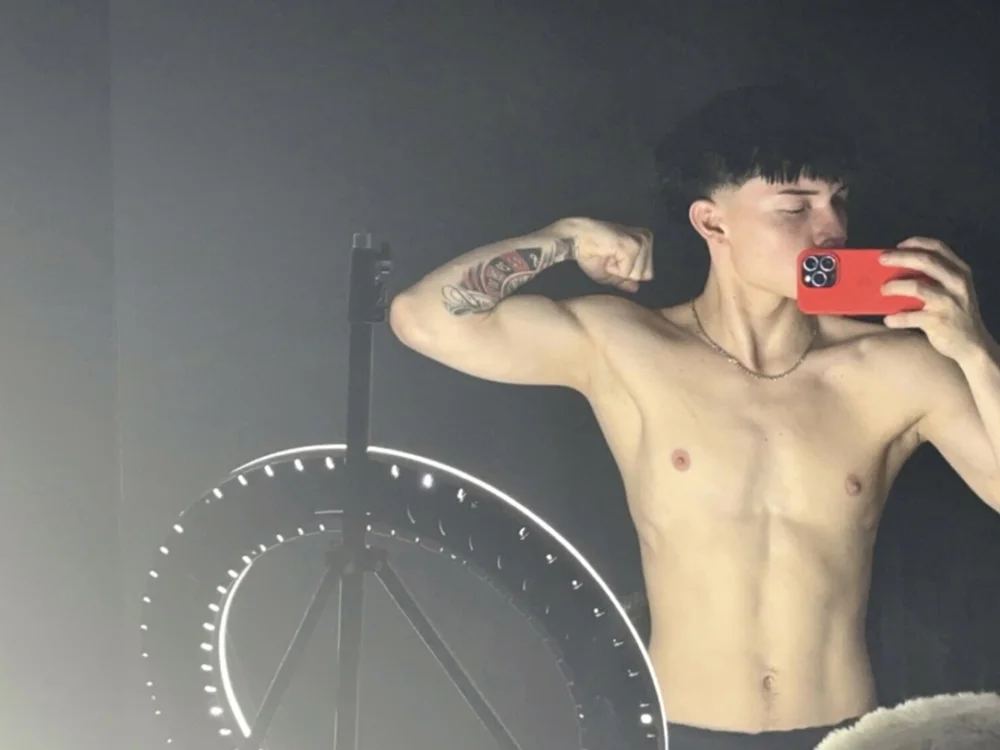 preur_cruba (Stripchat): fotod ja profiil