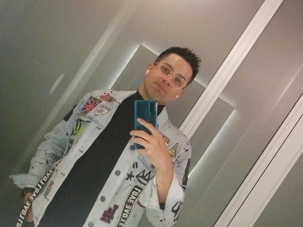 Latin_boy_surprisee na Stripchat: fotky a profil