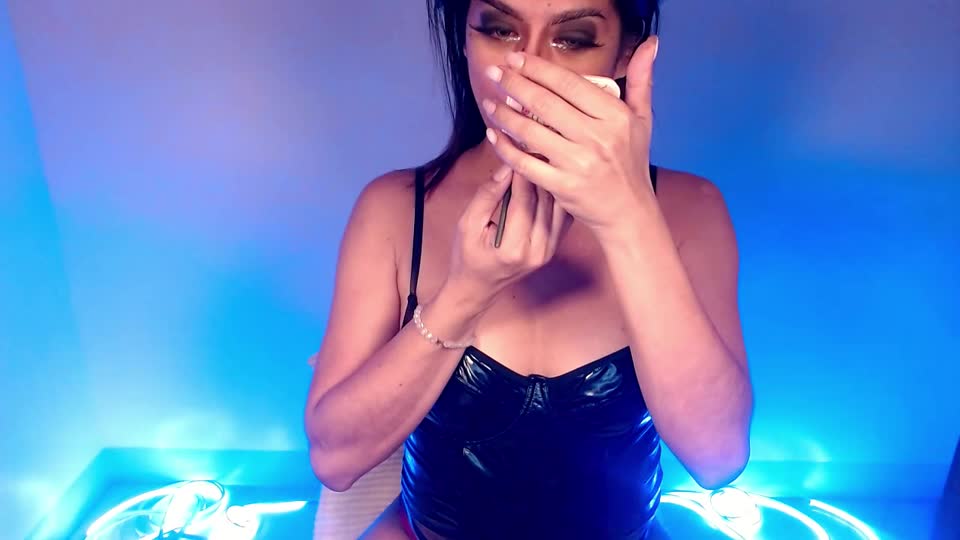 Фото вебкам-модели squirterts на XloveCam