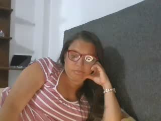 estelahot — XloveCam वेबकैम मॉडल: फ़ोटो