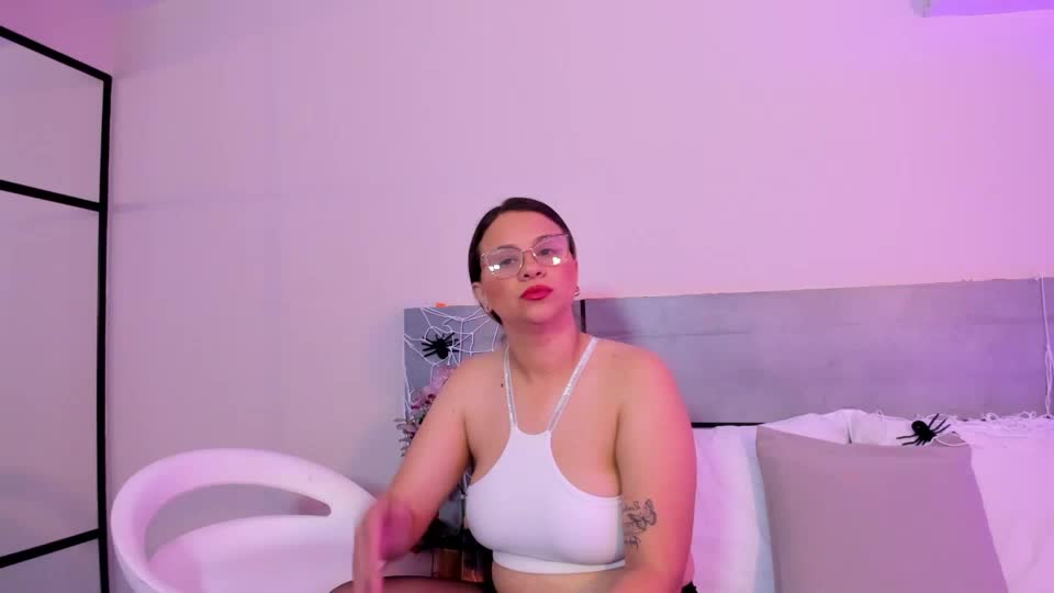 miaamber — XloveCam वेबकैम मॉडल: फ़ोटो