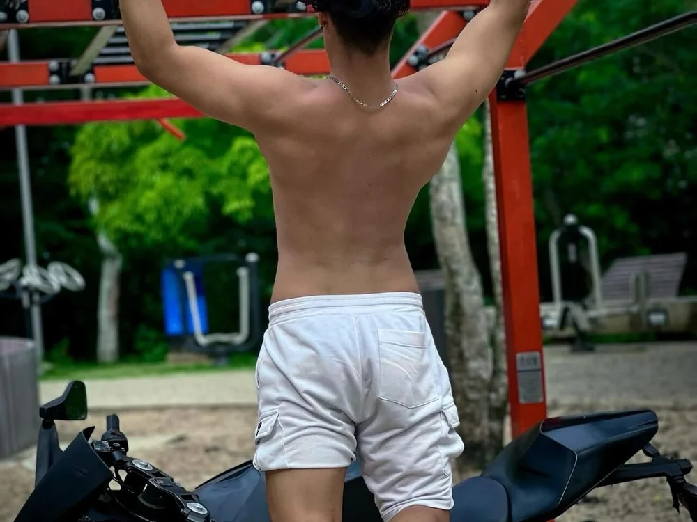 zeus_181, modelo webcam de Stripchat: fotos
