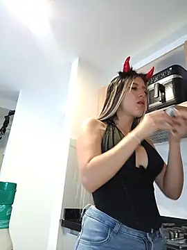 Eva_222, webcammodell på Stripchat: bilder