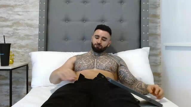 Preview photo of webcam model darlex-stud on Flirt4Free