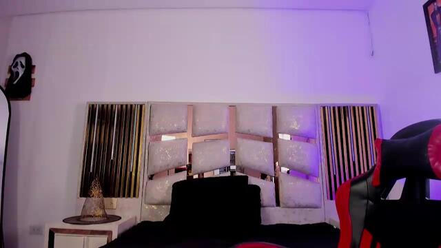 sarai-honey — Flirt4Free 直播模特：照片与资料